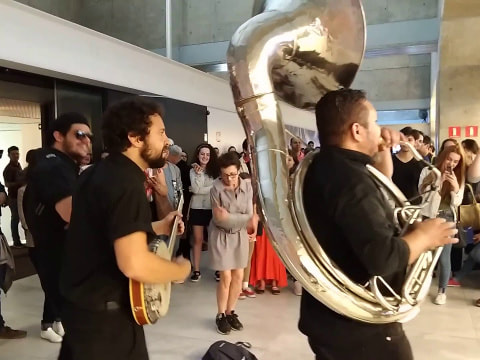 Banda Orleans Street tocando Ice Cream